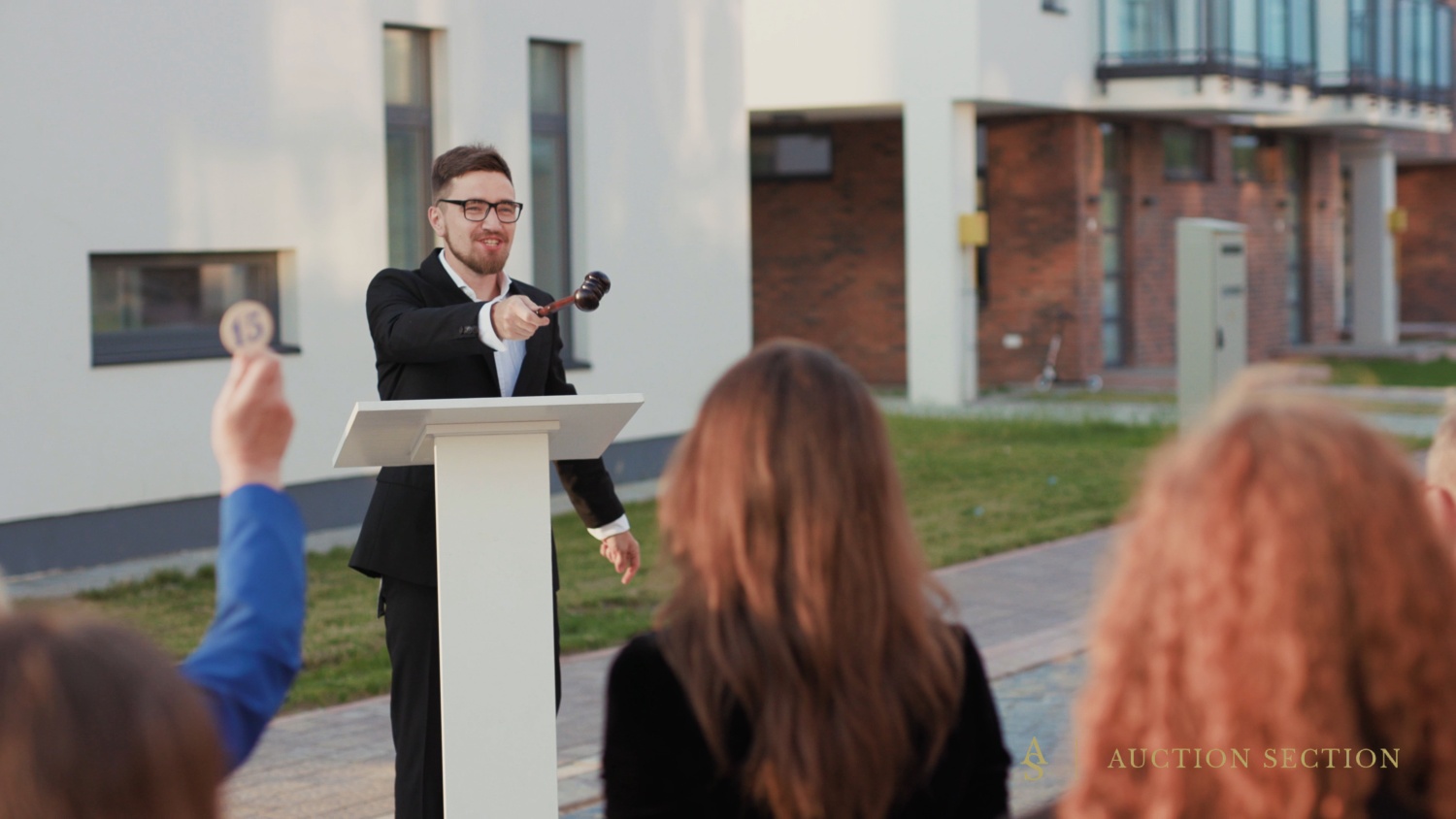 How Much Should You Bid at a Real Estate Auction