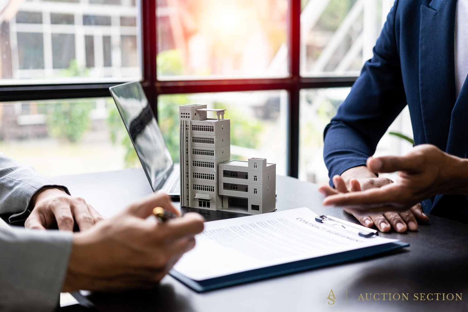 Commercial Real Estate: Auction vs. Traditional Sale in Texas